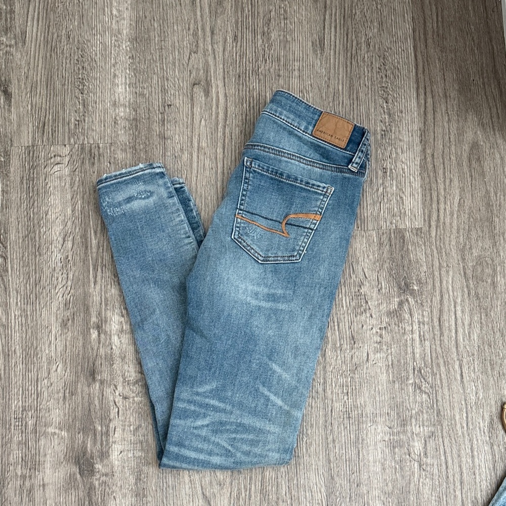 American Eagle Outfitters Light Wash Skinny Jeans